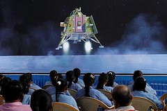 Подробнее о статье Индийская космическая станция первой успешно села на Луну